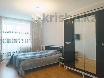 5-комнатная квартира · 150 м² · 6/9 этаж, мкр Самал-3 10 — Аль-Фараби за 500 000 ₸ в Алматы, Медеуский р-н