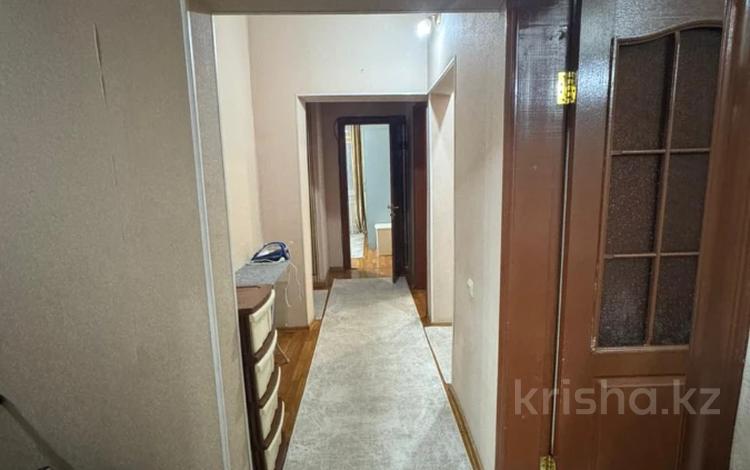 4-комнатная квартира · 95 м² · 3/9 этаж, мкр Аксай-1 11 за 60 млн ₸ в Алматы, Ауэзовский р-н — фото 2