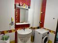 2-комнатная квартира · 71 м² · 9 этаж, мкр 5, Ж.Тлепбергенова 80 — Сдается уютная и просторная двухкомнатная квартира с мебелью и всей необходимой бытовой техникой для комфортного проживания. Квартира чистая, светлая, с удобной планировкой. Имеются мебель в комнатах и на кухне, холодильник, стиральная машина, плита. Удобное расположение: рядом магазины, остановки общественного транспорта, школы, детские сады и другие объекты инфраструктуры. Квартира готова к заселению. Рассмотрим аккуратных и платежеспособных жильцов. По всем вопросам звоните или пишите. за 230 000 ₸ в Актобе — фото 16