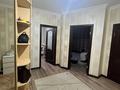2-комнатная квартира · 71 м² · 9 этаж, мкр 5, Ж.Тлепбергенова 80 — Сдается уютная и просторная двухкомнатная квартира с мебелью и всей необходимой бытовой техникой для комфортного проживания. Квартира чистая, светлая, с удобной планировкой. Имеются мебель в комнатах и на кухне, холодильник, стиральная машина, плита. Удобное расположение: рядом магазины, остановки общественного транспорта, школы, детские сады и другие объекты инфраструктуры. Квартира готова к заселению. Рассмотрим аккуратных и платежеспособных жильцов. По всем вопросам звоните или пишите. за 230 000 ₸ в Актобе — фото 8