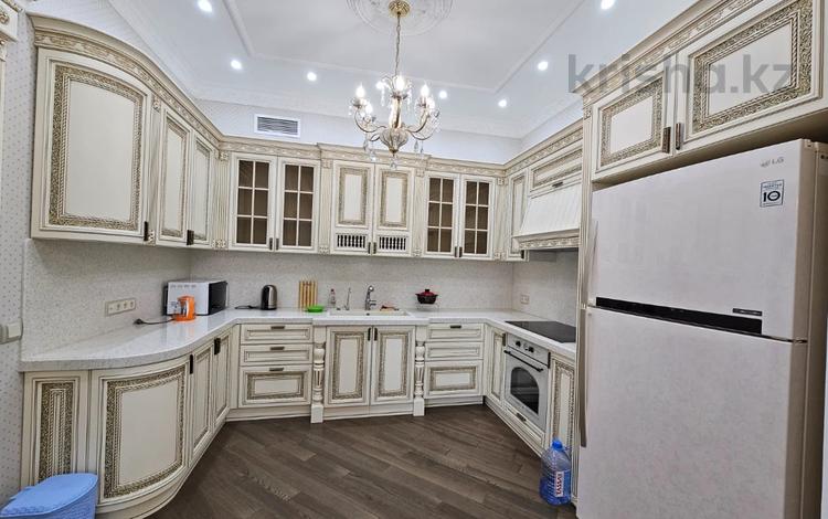 3-комнатная квартира · 170 м² · 5/6 этаж, Шарля де Голля 5/6 за 2 млн ₸ в Астане, Алматы р-н — фото 2