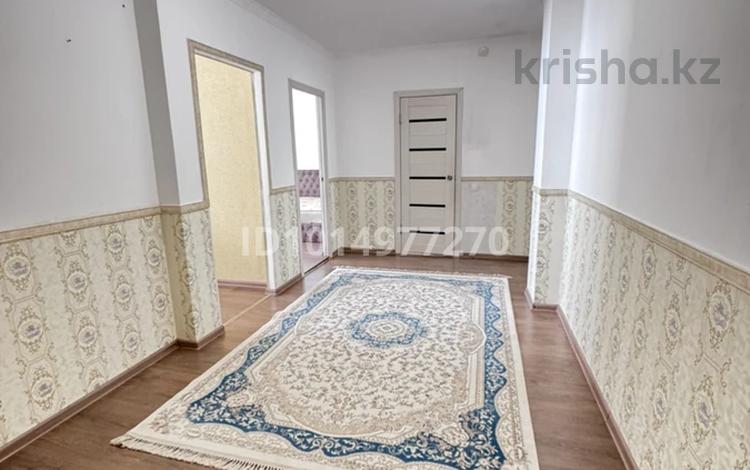 2-бөлмелі пәтер · 73 м² · 4/9 қабат, Алмагүл ш/а. 3, бағасы: 28 млн ₸ в Атырау, мкр. Алмагуль — фото 2
