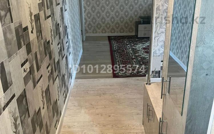 2-бөлмелі пәтер · 46 м² · 5/5 қабат, Аскарова 275, бағасы: 100 000 ₸ в Таразе — фото 2