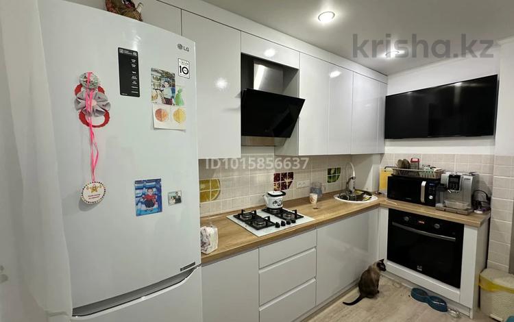 4-бөлмелі пәтер · 80 м² · 8/9 қабат, 4 ш/а 32, бағасы: 29 млн ₸ в Уральске, мкр 4 — фото 2