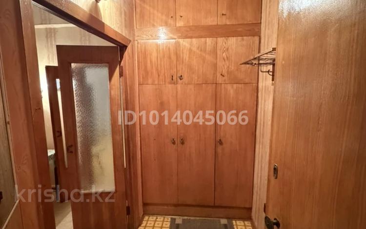2-комнатная квартира · 65 м² · 2/2 этаж, мкр Новый Город, Жамбыла — Пересечение Жамбыла и Терешкова за 200 000 ₸ в Караганде, Казыбек би р-н — фото 2