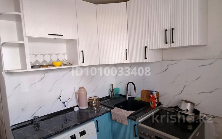 2-бөлмелі пәтер · 72 м² · 2 қабат, 2микр 22, бағасы: 11 млн ₸ в Балхаше — фото 2