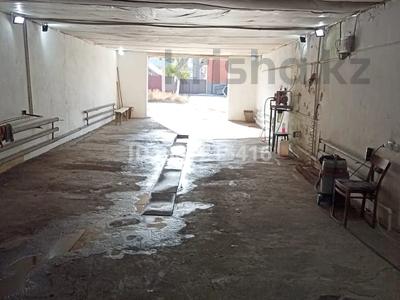 Гараж · 100 м² · мкр Шанхай — Жубанова- Мира за 200 000 〒 в Актобе