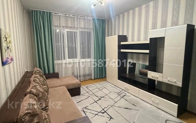 1-комнатная квартира · 37 м² · 9/9 этаж, мкр Тастак-3, Каримова 56 за 250 000 ₸ в Алматы, Алмалинский р-н — фото 2
