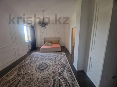 1-комнатная квартира · 68 м² · 13/15 этаж, ул. Туркестан 10 за 260 000 ₸ в Астане, Есильский р-н