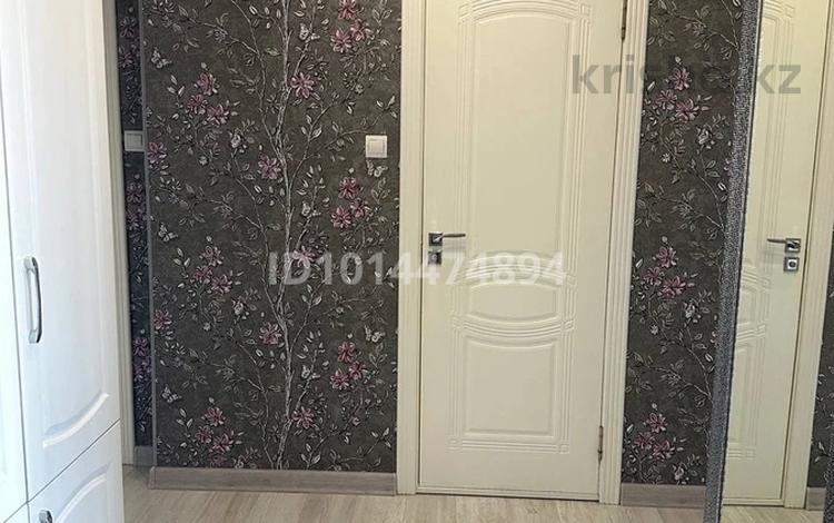 2-комнатная квартира · 60 м² · 10/10 этаж, мкр Аксай-1 11/7 за 46.5 млн ₸ в Алматы, Ауэзовский р-н — фото 2