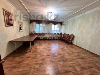 3-бөлмелі пәтер · 102.2 м² · 3/5 қабат, Мкр. Сырдария 9 — Пр. Н.Назарбаева, бағасы: 30.5 млн ₸ в 