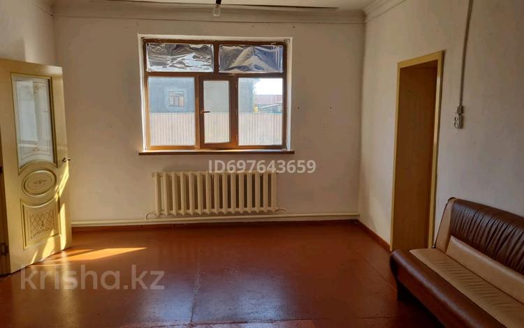 Отдельный дом · 3 комнаты · 200 м² · 10 сот., Арай10 20 — Текей батыр за 150 000 〒 в  — фото 2