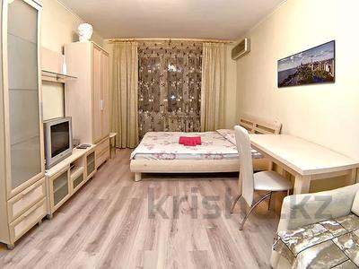 1-комнатная квартира, 36 м² посуточно, Бухар жырау 75 за 12 000 〒 в Караганде, Казыбек би р-н