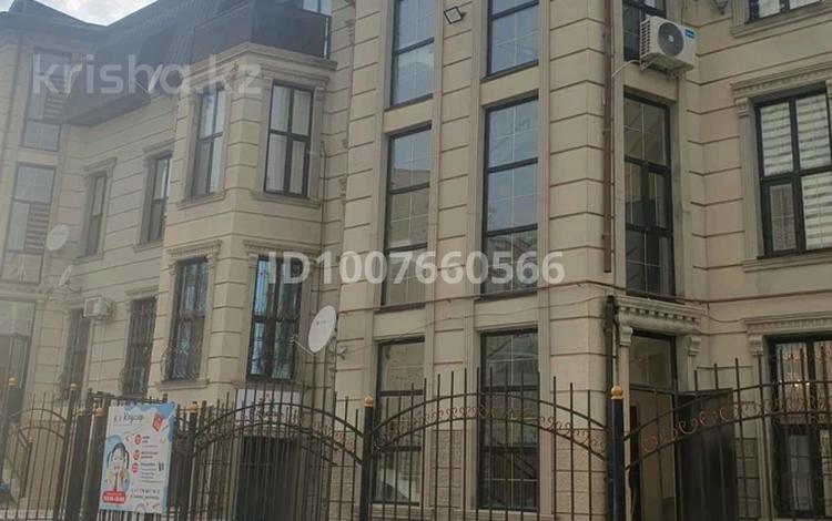 3-комнатная квартира · 95 м² · 3/4 этаж, 14-й мкр 60 за 42 млн ₸ в Актау — фото 2