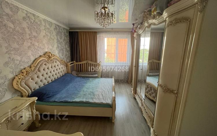 2-бөлмелі пәтер · 65 м² · 5/10 қабат, мкр Аксай-1, аксай 1 10/3, бағасы: 43 млн ₸ в Алматы, Ауэзовский р-н — фото 2