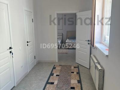 Аренда домов или дач посуточно в Мангистауской обл.: Дом · 4 комнаты · 200 м², Мамыр 29/2 за 50 000 〒 Дом · 4 комнаты · 200 м², Мамыр 29/2 за 50 000 〒 в Актау, мкр Приморский