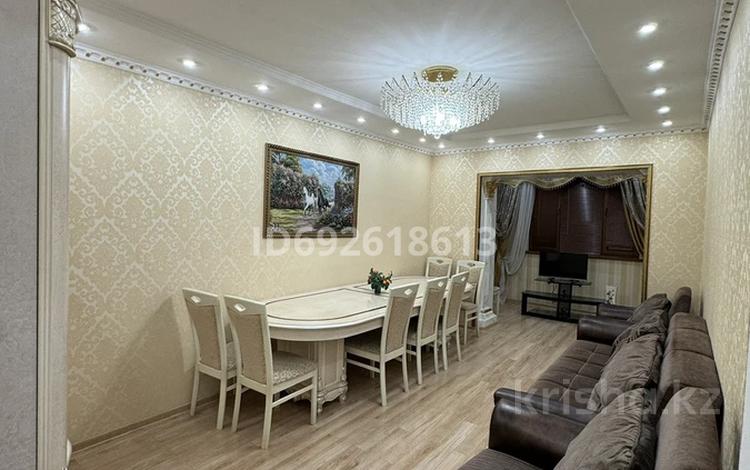 3-комнатная квартира, 70 м², 1/5 этаж помесячно, Еримбетова 2 за 280 000 〒 в Шымкенте — фото 2