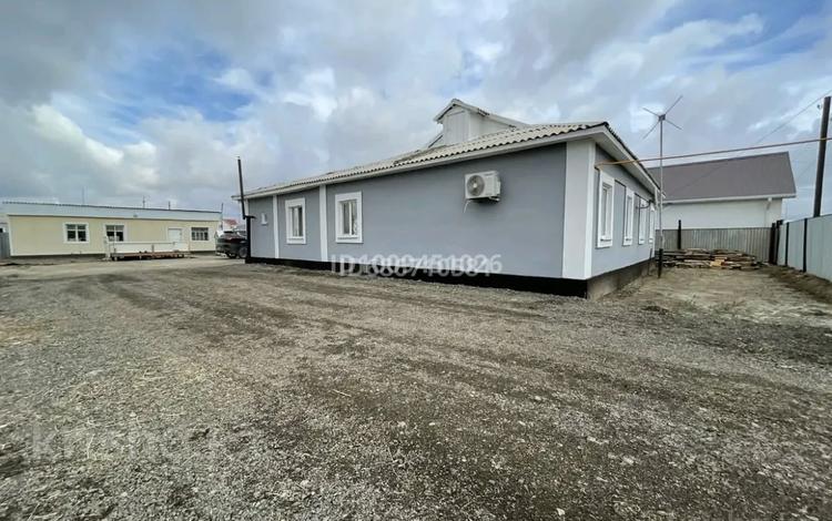 Отдельный дом · 5 комнат · 137 м² · 14 сот., мкр Атырау, Акарыс за 28 млн ₸ — фото 2