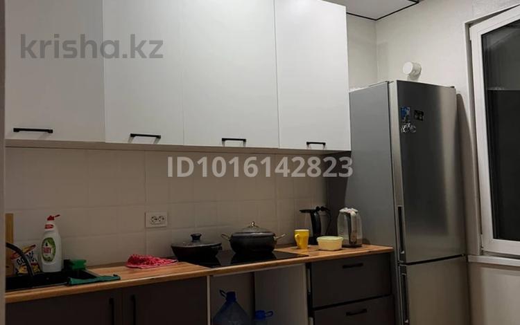1-комнатная квартира · 40 м² · 9/9 этаж, мкр 8 2 за 55 000 ₸ в Актобе — фото 2