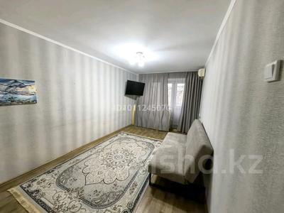 2-комнатная квартира · 43 м² · 2/5 этаж, Ауэзова 29 за 170 000 〒 в Атырау, мкр Жилгородок