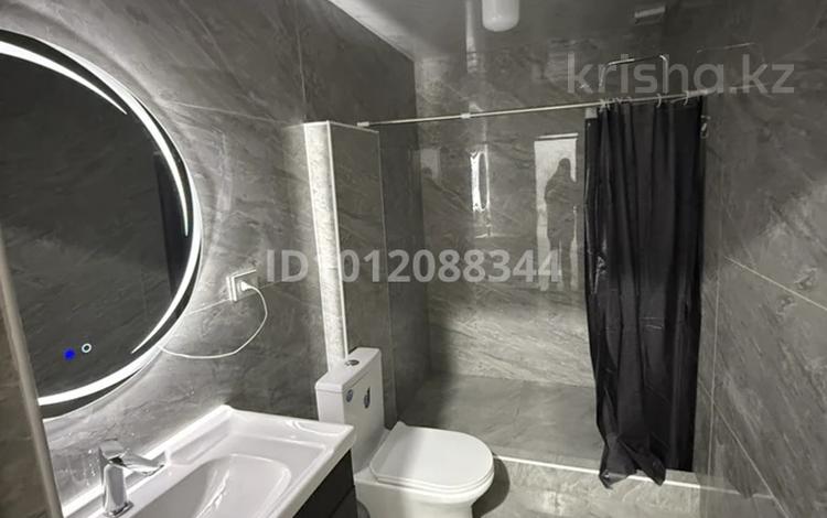 1-бөлмелі пәтер · 40 м², мкр Шугыла 115 — Жуалы, бағасы: 180 000 ₸ в Алматы, Наурызбайский р-н — фото 2
