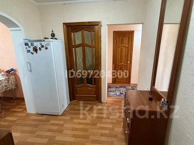 3-комнатная квартира · 69 м² · 2/5 этаж, Артыгалиева 14/2 за 19 млн 〒 в Уральске