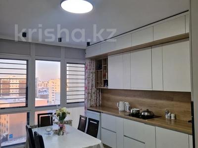 3-комнатная квартира · 91 м² · 8/10 этаж, Кайыма Мухамедханова 19 — Р-н Хан Шатыра за 56 млн ₸ в Астане, Нура р-н