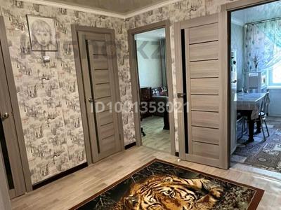 3-комнатная квартира · 58 м² · 2/5 этаж, мкр Омега, Шалкыма 40 за 20.5 млн 〒 в Уральске