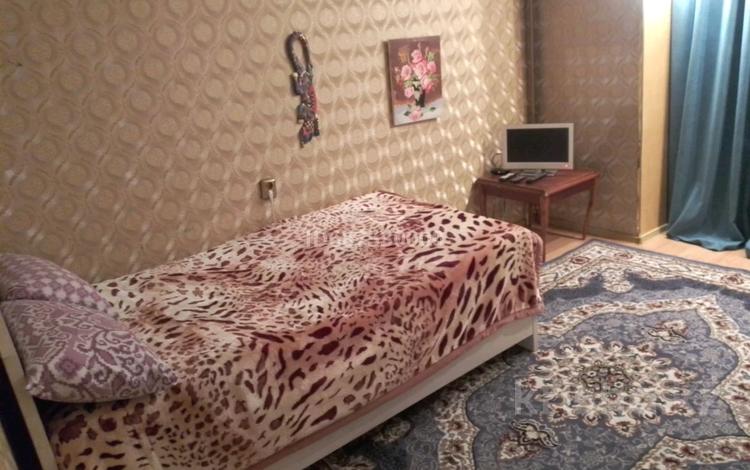 1-комнатная квартира, 35 м², 2/5 этаж посуточно, мкр Тастак-2 55 за 11 000 〒 в Алматы, Алмалинский р-н — фото 18