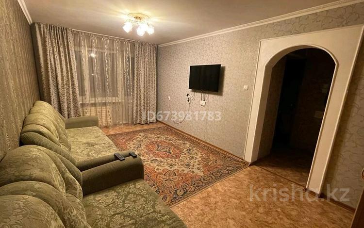 1-комнатная квартира, 35 м², 6/9 этаж по часам, Камзина 74 за 1 000 〒 в Павлодаре — фото 2
