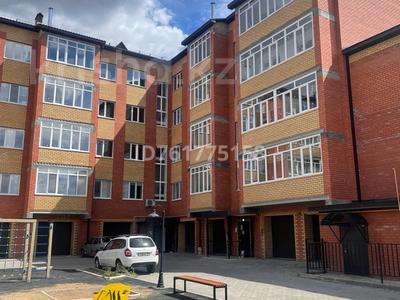 3-комнатная квартира · 100 м² · 5/5 этаж, Микрорайон 10 22/1 — 6 школа за 28 млн 〒 в Аксае