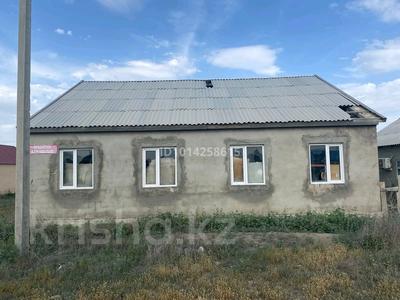 Отдельный дом · 4 комнаты · 110 м² · 10 сот., мкр Береке, 7 47 за 10 млн ₸ в Атырау