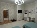 5-бөлмелі пәтер · 300 м² · 8/9 қабат, 15-ш/а. 65, бағасы: 750 000 ₸ в Актау, 15-й мкр — фото 18