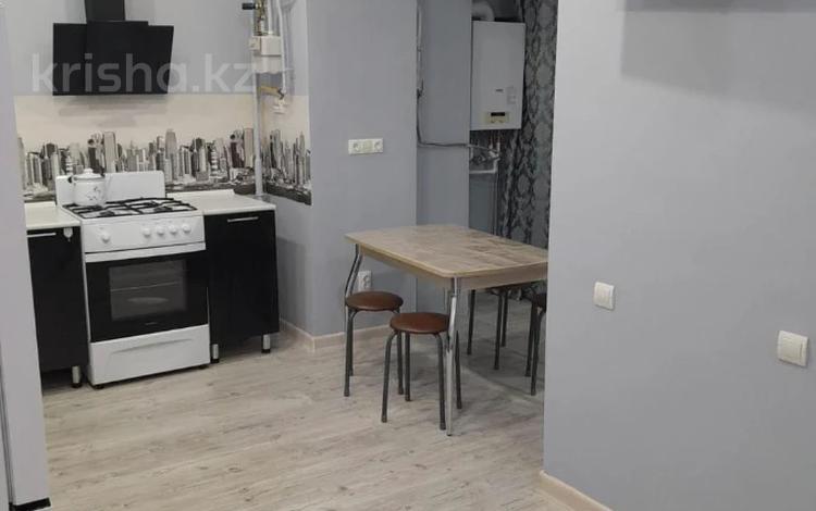 2-комнатная квартира, 63 м², 5/5 этаж, мкр. Алтын орда 18Г корп 2