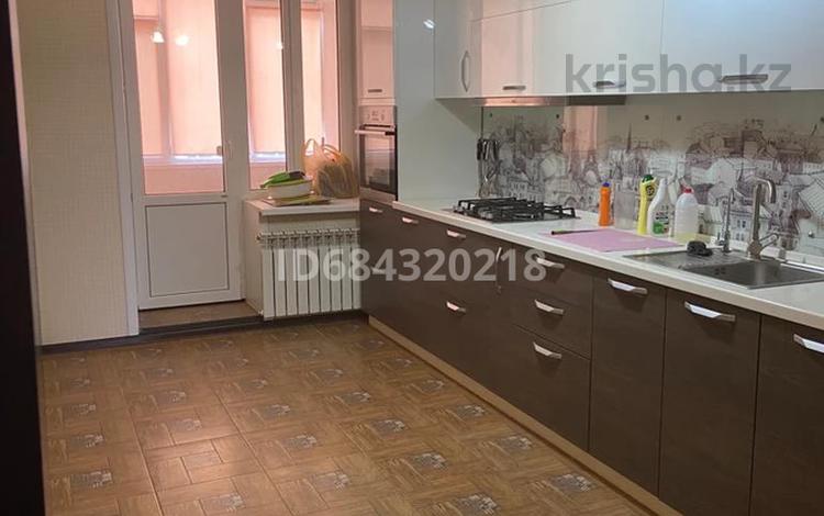 2-бөлмелі пәтер · 80 м² · 1/5 қабат, мкр Астана 45 — Парк первого президента, бағасы: 35 млн ₸ в Уральске — фото 2