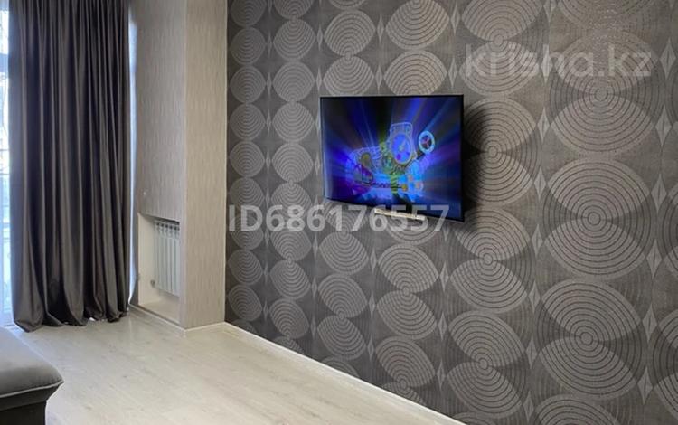 2-комнатная квартира, 65 м², 3/12 этаж помесячно, Астана 17 — Шаяхметова за 250 000 〒 в Шымкенте — фото 12