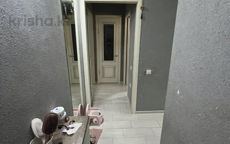 2-комнатная квартира · 45 м² · 1/5 этаж, Майкудук, 15й микрорайон 28 за 9.8 млн ₸ в Караганде, Алихана Бокейханова р-н — фото 2