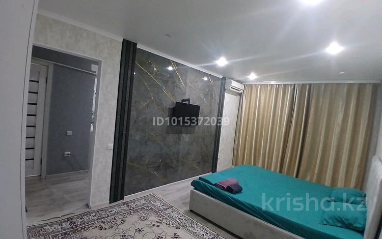 1-комнатная квартира · 35 м² · 1/9 этаж, мкр 12 43 за 12 000 ₸ в Актобе — фото 2