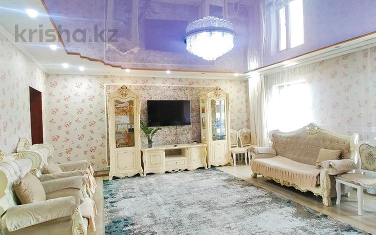 Отдельный дом • 9 комнат • 300 м² • 10 сот., Алмалыбак за 70 млн 〒 в Талдыкоргане — фото 2