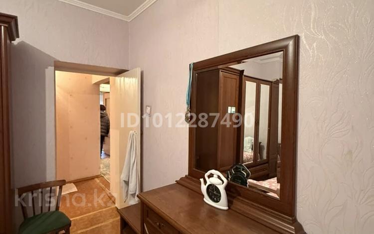3-бөлмелі пәтер · 65 м² · 2/5 қабат, 18-й мкр. 79, бағасы: 27 млн ₸ в Шымкенте, Енбекшинский р-н — фото 2