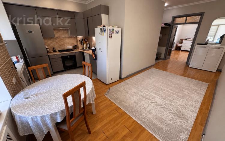 3-комнатная квартира · 84.4 м² · 3/3 этаж, Наурызбай батыра 104 за 79.9 млн ₸ в Алматы, Алмалинский р-н — фото 3