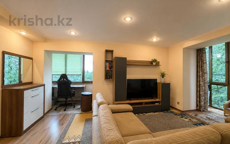 2-бөлмелі пәтер · 70 м² · 4/5 қабат, Чайкиной — СОВМИНОВСКИЙ ДОМ, бағасы: 63 млн ₸ в Алматы, Медеуский р-н — фото 2
