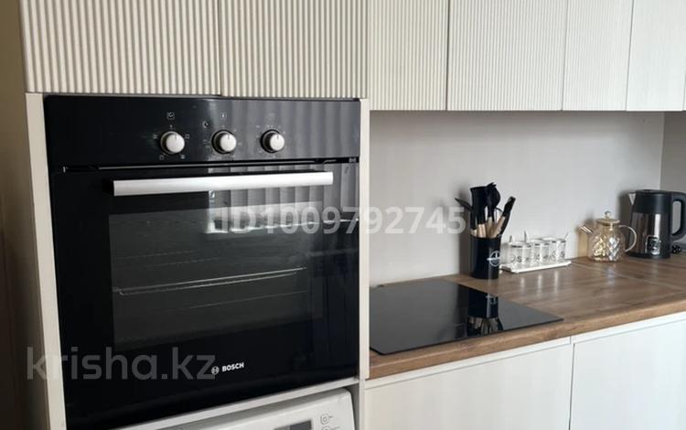 2-комнатная квартира · 70 м² · 2/2 этаж, проспект жамбыла 8б за 130 000 ₸ в Таразе — фото 2