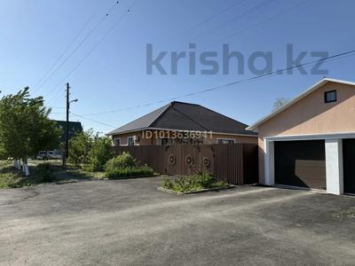Жеке үй · 5 бөлме · 180 м² · 11.5 жүзд., Чапаева 41, бағасы: 75 млн ₸ в Аксае
