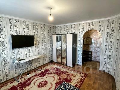 Пәтерлер в Актюбинской обл.: 1-бөлмелі пәтер · 34 м² · 5/5 қабат, Старый город, Кереева 7, бағасы: 8.4 млн 〒 1-бөлмелі пәтер · 34 м² · 5/5 қабат, Старый город, Кереева 7, бағасы: 8.4 млн 〒 в Актобе