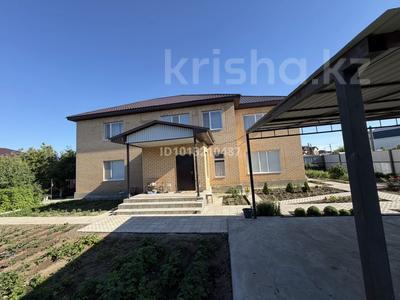 Отдельный дом · 7 комнат · 300 м² · 10 сот., Имашева за 64 млн ₸ в Актобе, жилой массив Заречный-2
