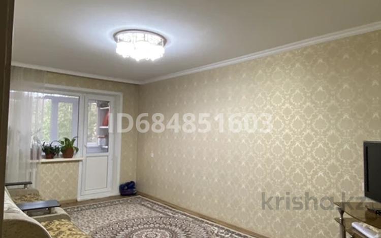 3-комнатная квартира, 62.9 м², 2/5 этаж, Пришахтинск, 22й микрорайон 3 за 18.7 млн 〒 в Караганде, Алихана Бокейханова р-н — фото 2