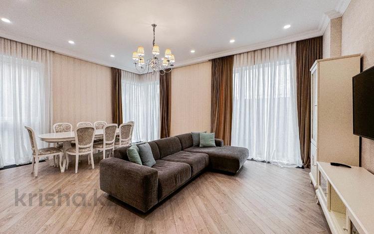 4-комнатная квартира, 150 м², 3/3 этаж помесячно, Аль- Фараби 116 — Ремизовка