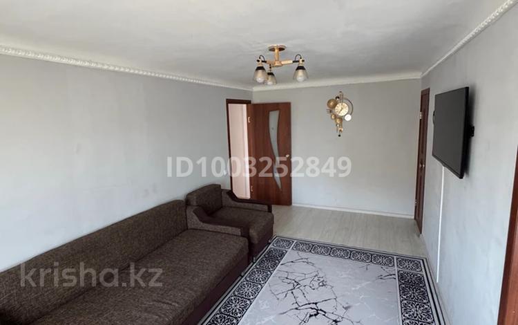 2-комнатная квартира · 60 м² · 3/5 этаж, Абая 80 за 20 000 〒 в Балхаше — фото 8