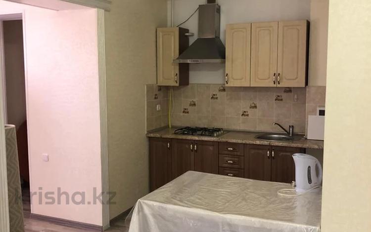 1-комнатная квартира · 50 м² · 1/5 этаж, 15-й мкр 50 за 130 000 ₸ в Актау — фото 2